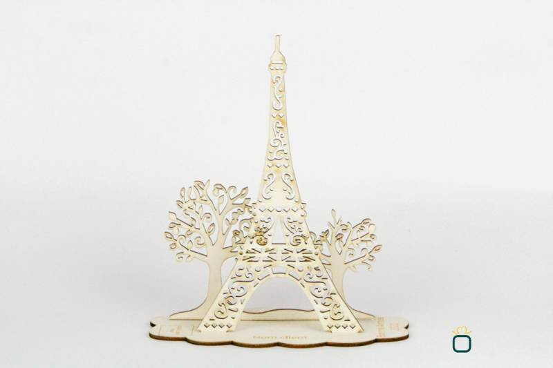 Trouver une entreprise pour réaliser une maquette de la Tour Eiffel en bois à Paris 75