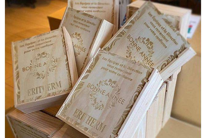 Faites graver vos caisses en bois de bordeaux à Rouen 76